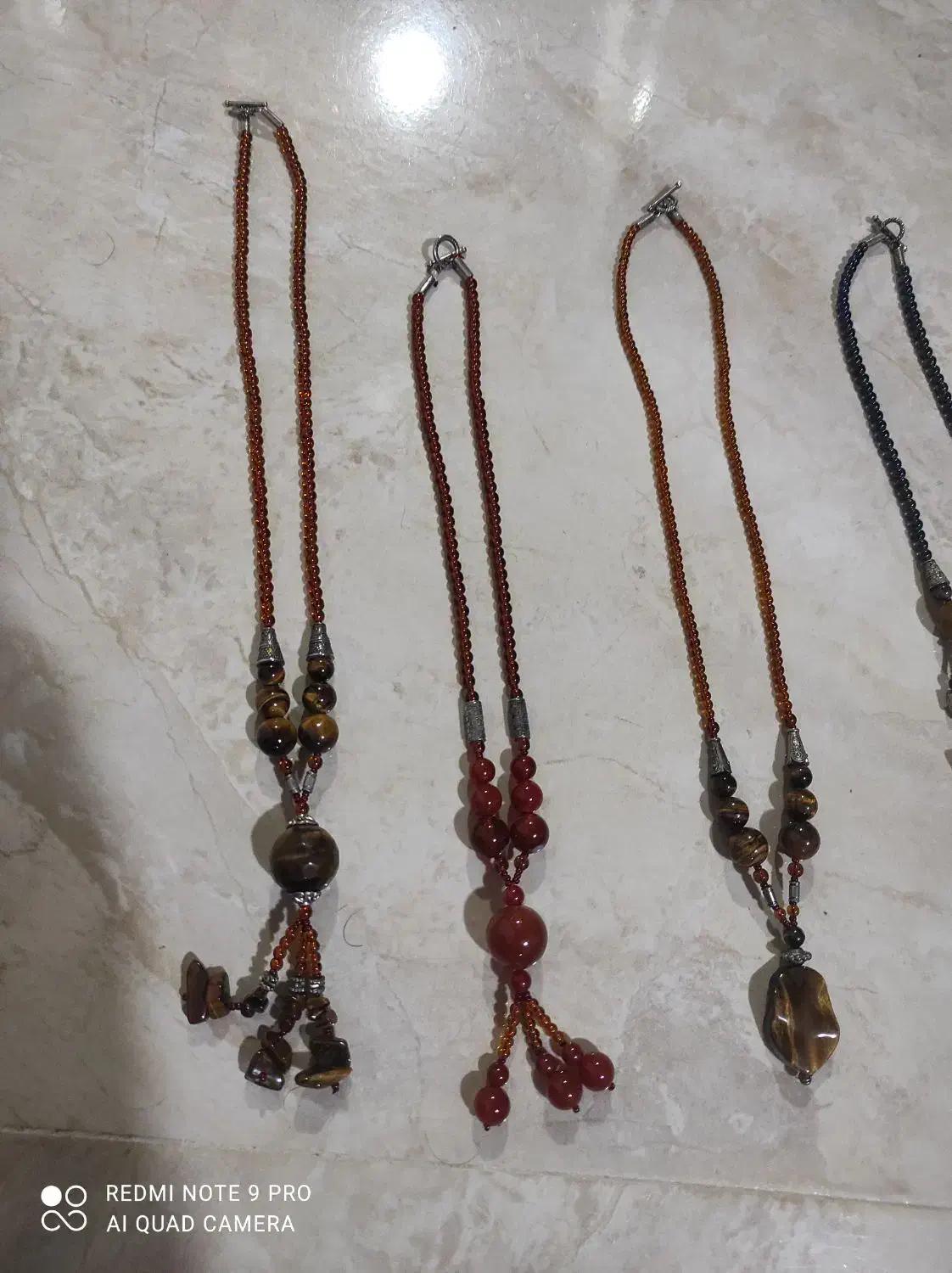 فروش فوری گردنبند آویز رو لباسی جنس سنگ|زیورآلات و اکسسوری|رویان, |دیوار