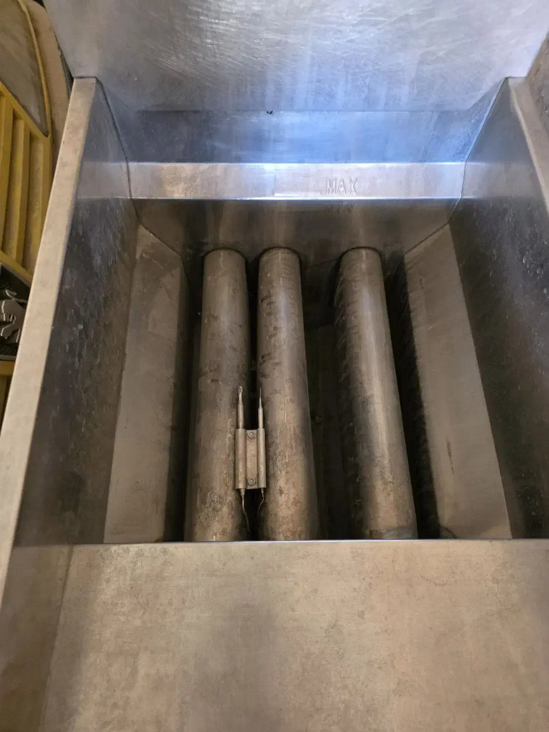 سرخ کن دین|کافی‌شاپ و رستوران|پرند, فاز ۱|دیوار