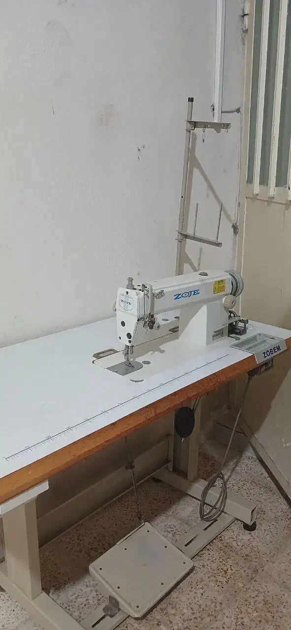 چرخ زوجی راسته دوز|چرخ خیاطی و ریسندگی|میانه, |دیوار