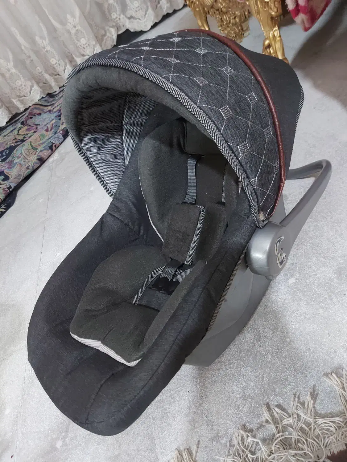 کریر|کالسکه و لوازم جانبی|کازرون, |دیوار