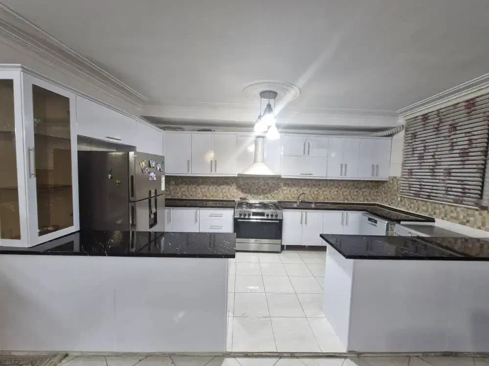 ۱۱۷ متر ۲خواب ولیعصر کوچه میرزایی (مریم۲) رهن کامل