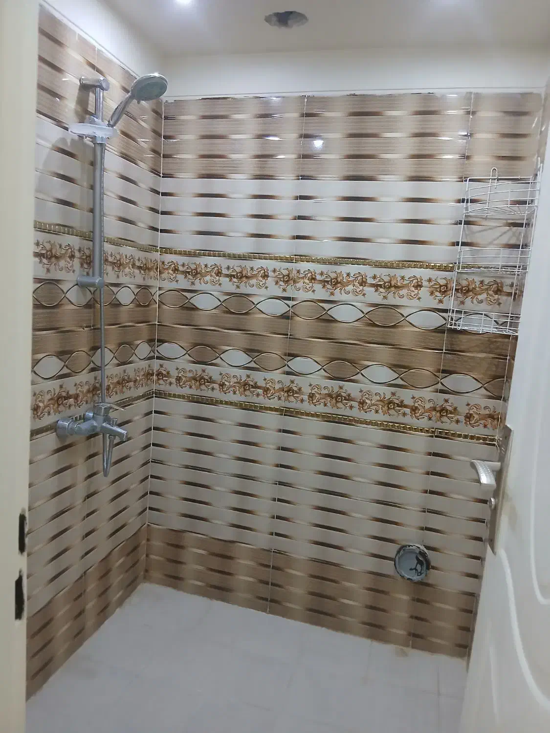 آپارتمان۹۳متری دوخواب و فول امکانات و آماده  سکونت