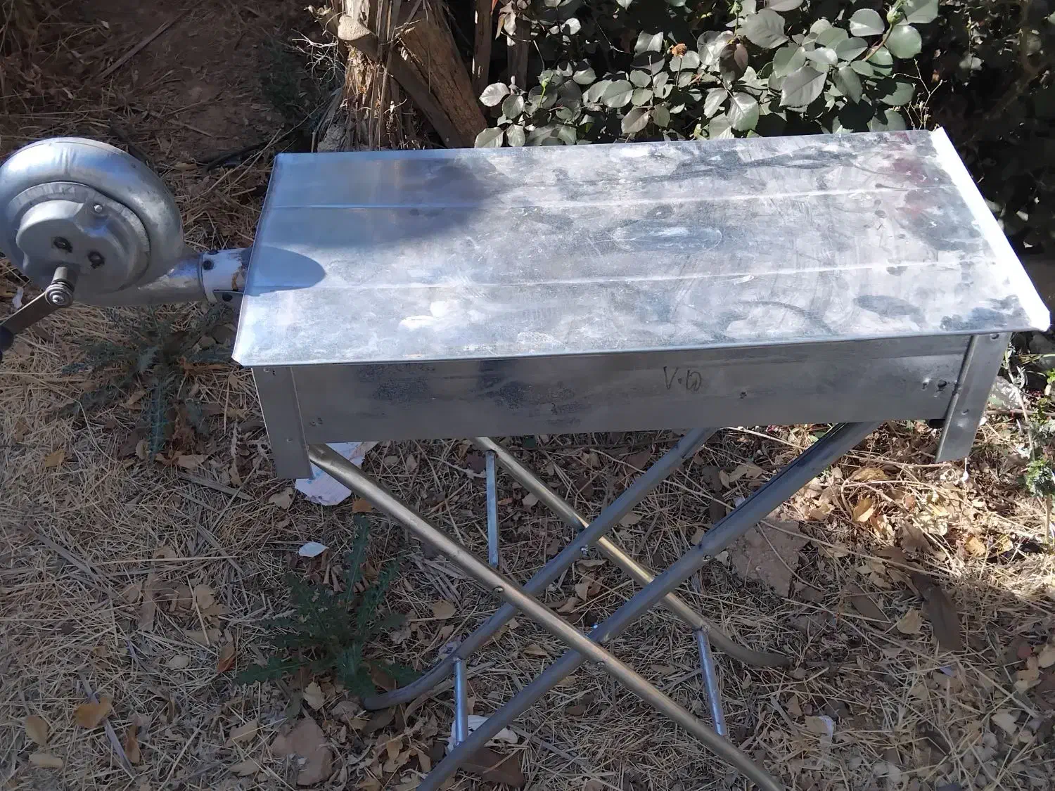 منقل کباب پز پایه دار.فن دار|اجاق گاز و لوازم برقی پخت‌وپز|صدرا-فارس, فاز ۱|دیوار