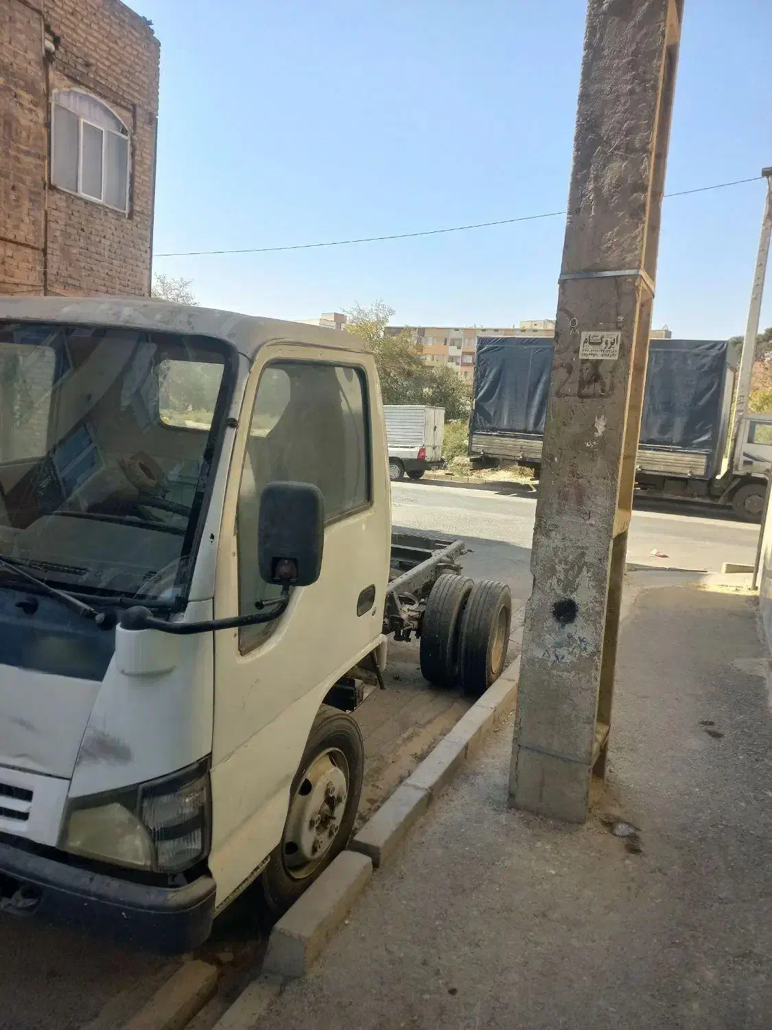 ایسوزو ۵۲۰۰ فنی دف گیربکس موتوری به شرط سالم|خودرو سنگین|ری, شهادت|دیوار