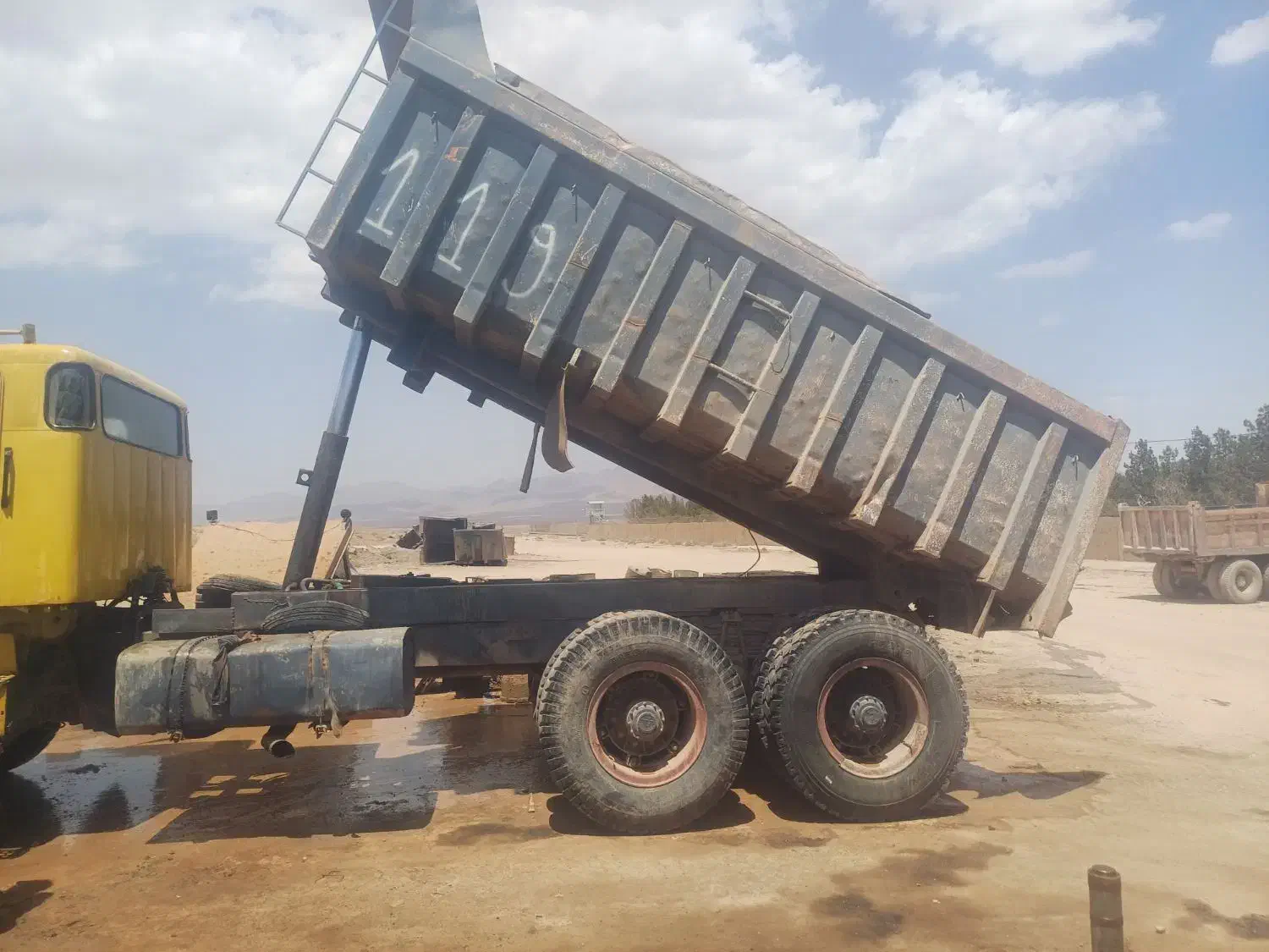 ولوو کمپرسی اواقی|خودرو سنگین|اصفهان, کوی ولی عصر|دیوار