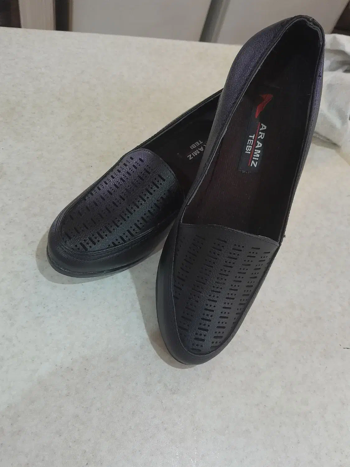 کفشی راحتی پاشنه دار|کیف، کفش، کمربند|پرند, فاز ۴|دیوار