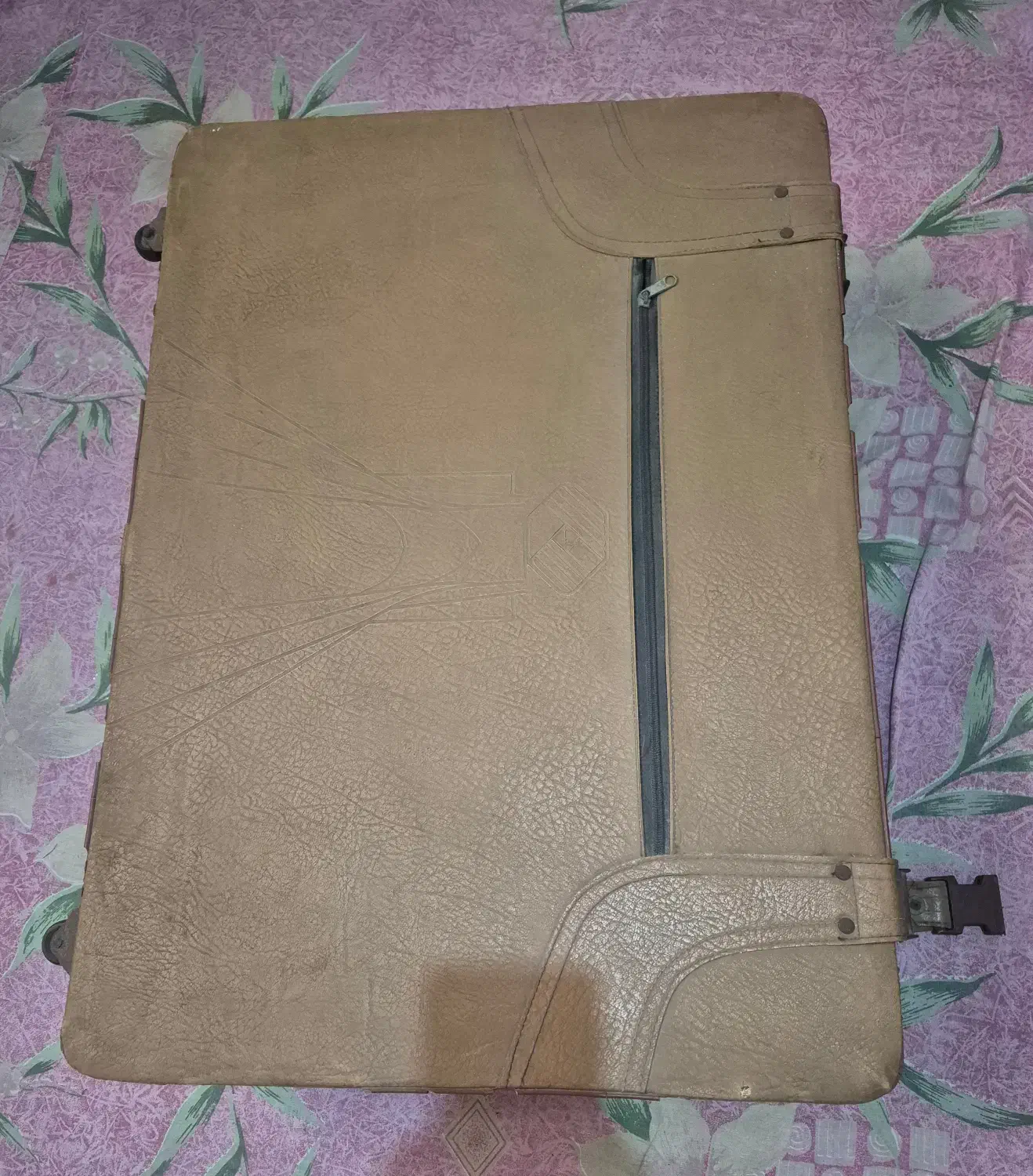 چمدان نو|کیف، کفش، کمربند|رشت, قاسمیه|دیوار