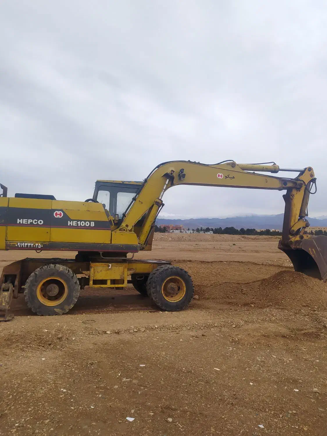 بیل لاستیکی هپکوHE100Bمدل2005|خودرو سنگین|تهران, شهرک بعثت|دیوار