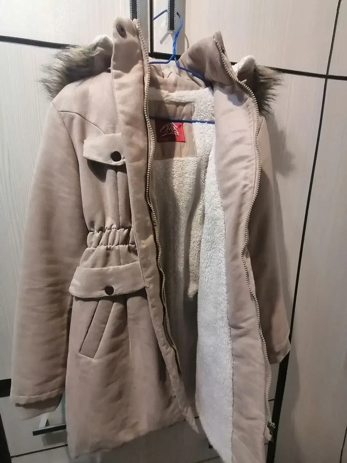 کاپشان جنس خیلی خوب دخترانه|لباس|فرخشهر, |دیوار