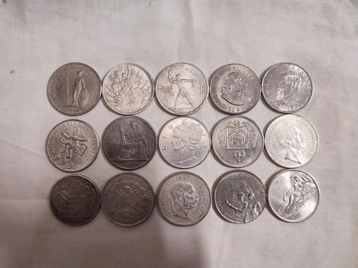 سکه خارجی بزرگ یادبودی|کلکسیون سکه، تمبر، اسکناس|تبریز, |دیوار