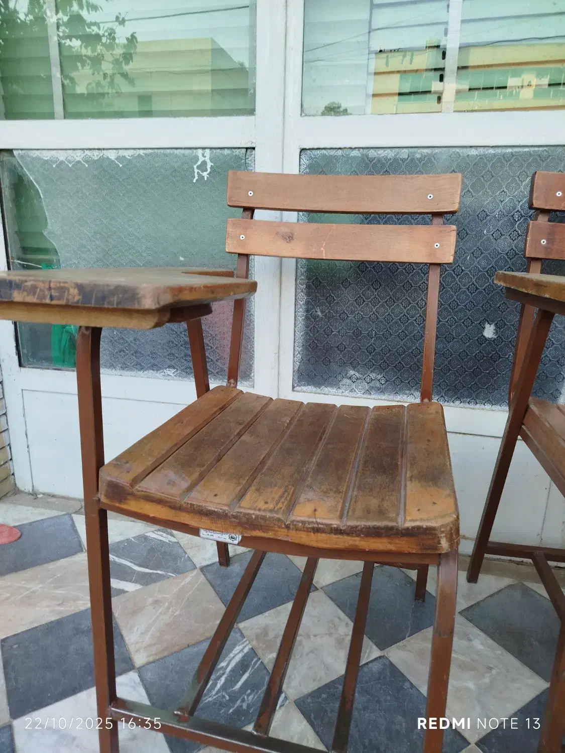 صندلی چوبی (نیمکت تکی)|صندلی و نیمکت|خمینیشهر, |دیوار