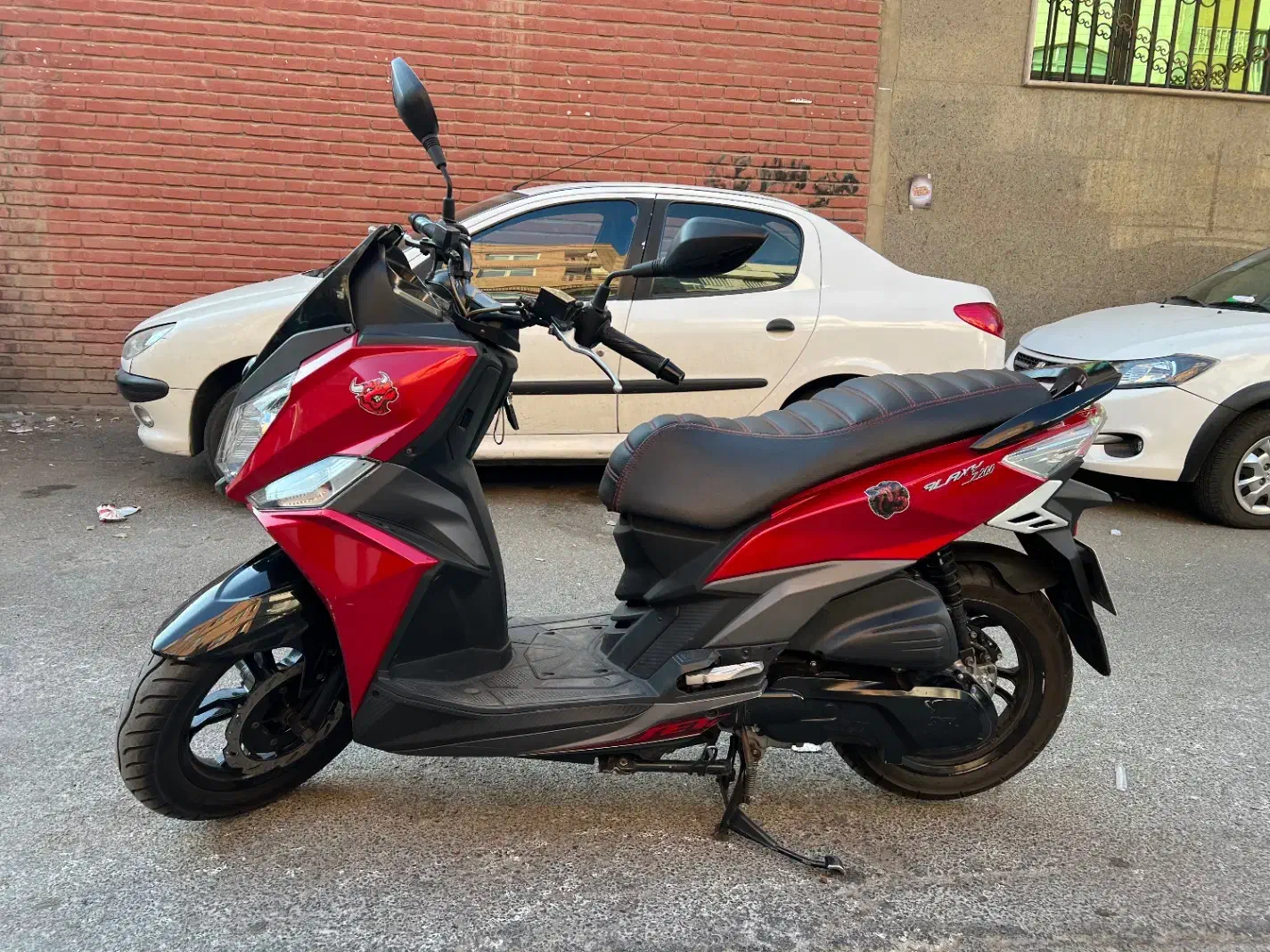 J200 1401|موتورسیکلت|تهران, فردوسی|دیوار