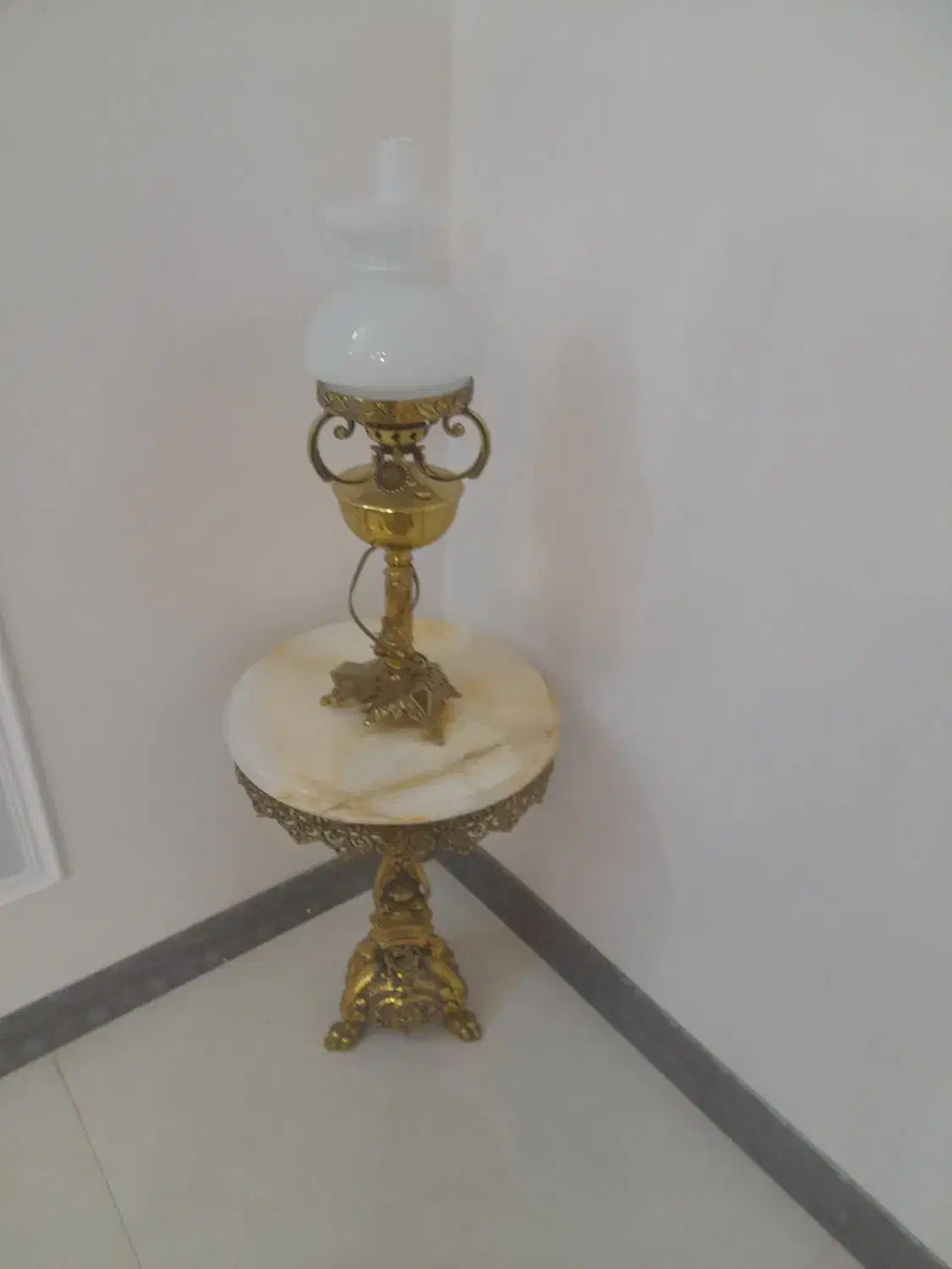 دو عدد میز و چراغ خواب برنجی اصل|مبلمان خانگی و میز عسلی|مشهد, خواجه ربیع|دیوار