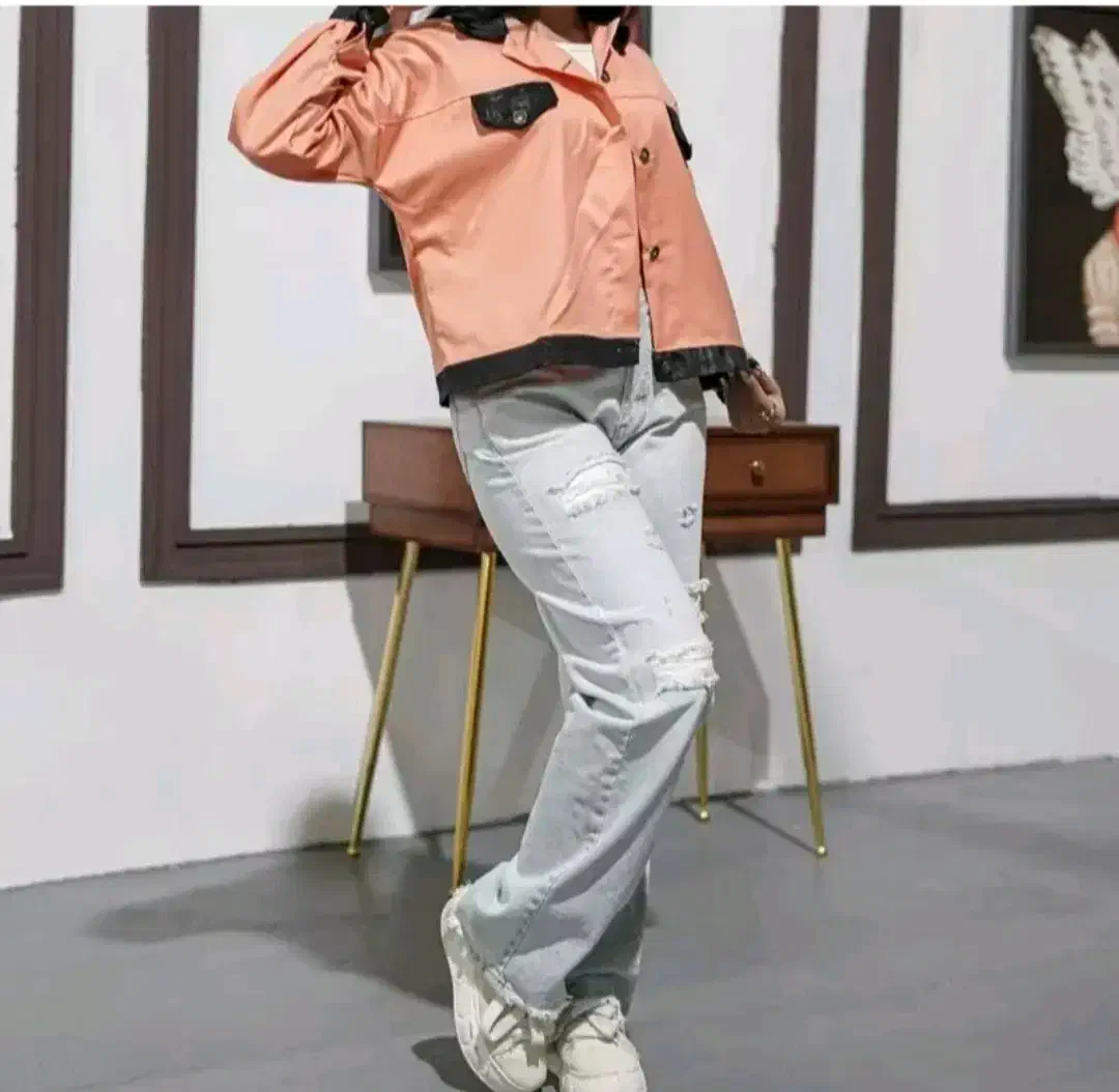 کاپشن وکت کتان|لباس|شیراز, قلعه شاهزاده بیگم|دیوار