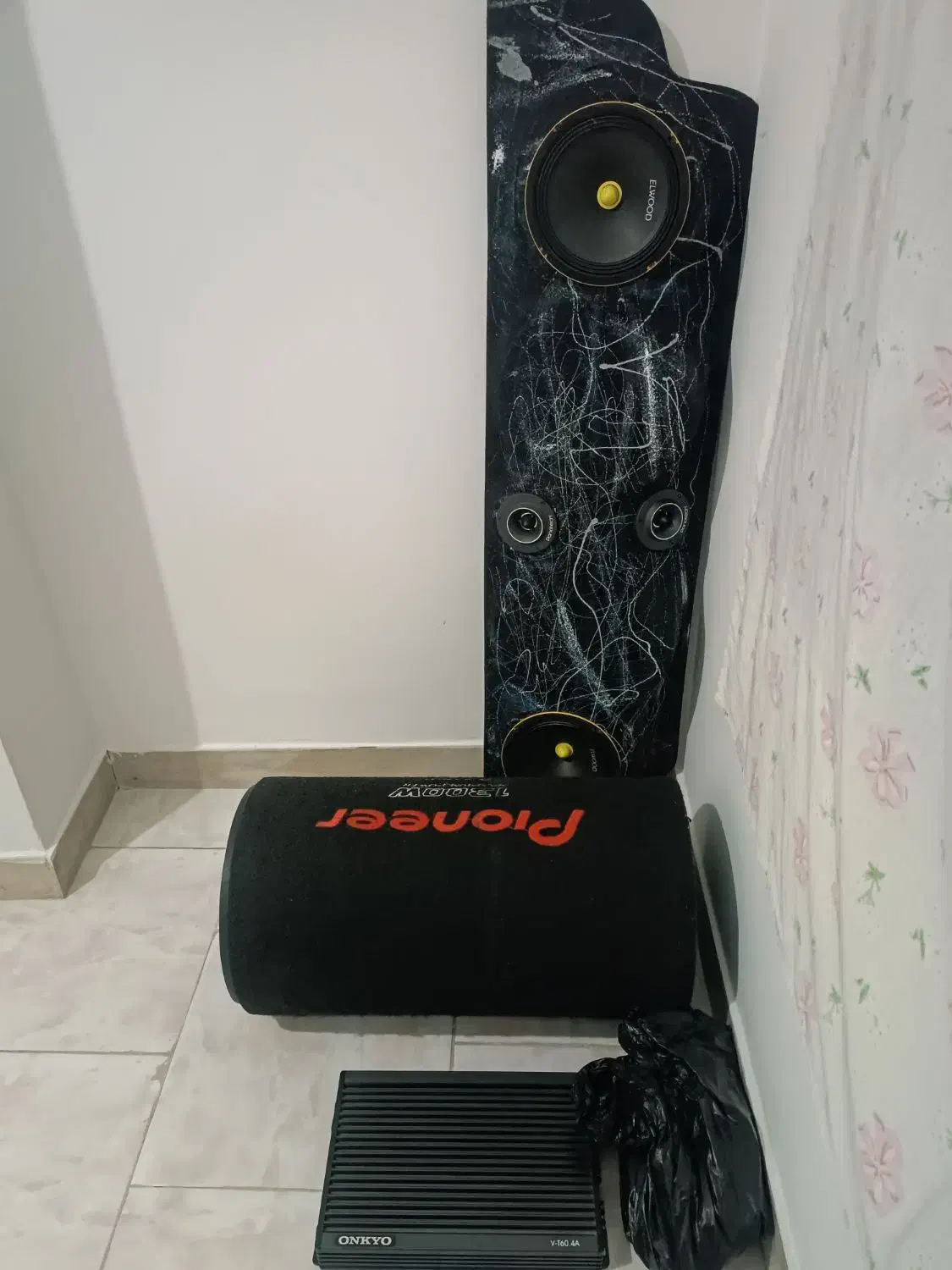 سیستم ماشین|قطعات یدکی و لوازم جانبی|اندیشه, اندیشه فاز ۱|دیوار