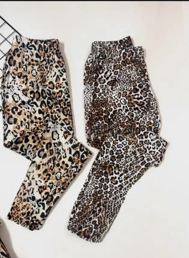 انواع شلوارمخمل زنانه تکی به قیمت عمده|کفش و لباس بچه|تبریز, |دیوار