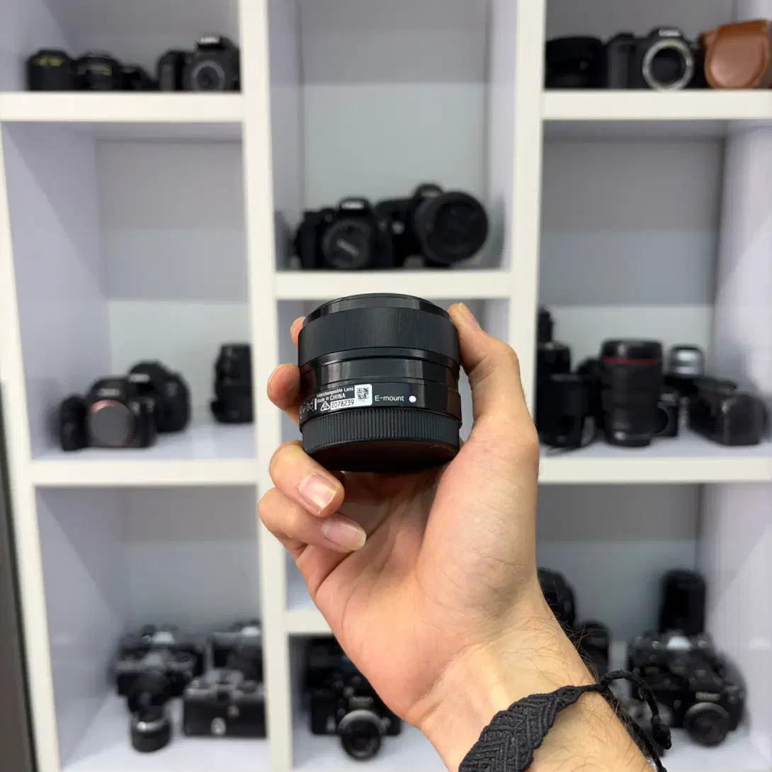 Sony E 35mm F/1.8 OSS|دوربین عکاسی و فیلم‌برداری|تهران, فردوسی|دیوار
