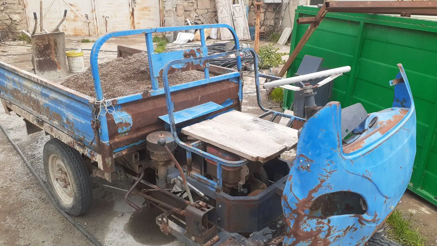 سه چرخ|خودرو سنگین|شیروان (خراسان), |دیوار
