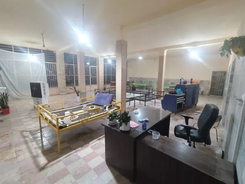 اجاره و رهن کافه اتوبوسی با تمامی وسایل کافه|اجارهٔ مغازه و غرفه|ماهان, |دیوار