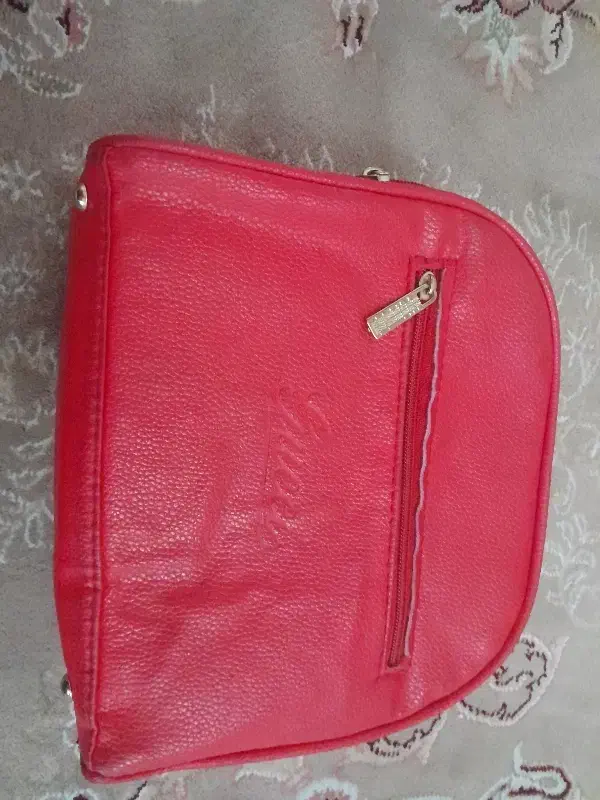 کیف|کیف، کفش، کمربند|کرج, ساسانی (قلمستان)|دیوار