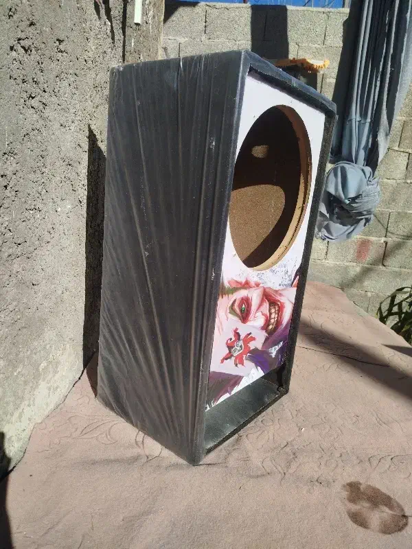 باکس ساب|صوتی و تصویری|سنگر, |دیوار