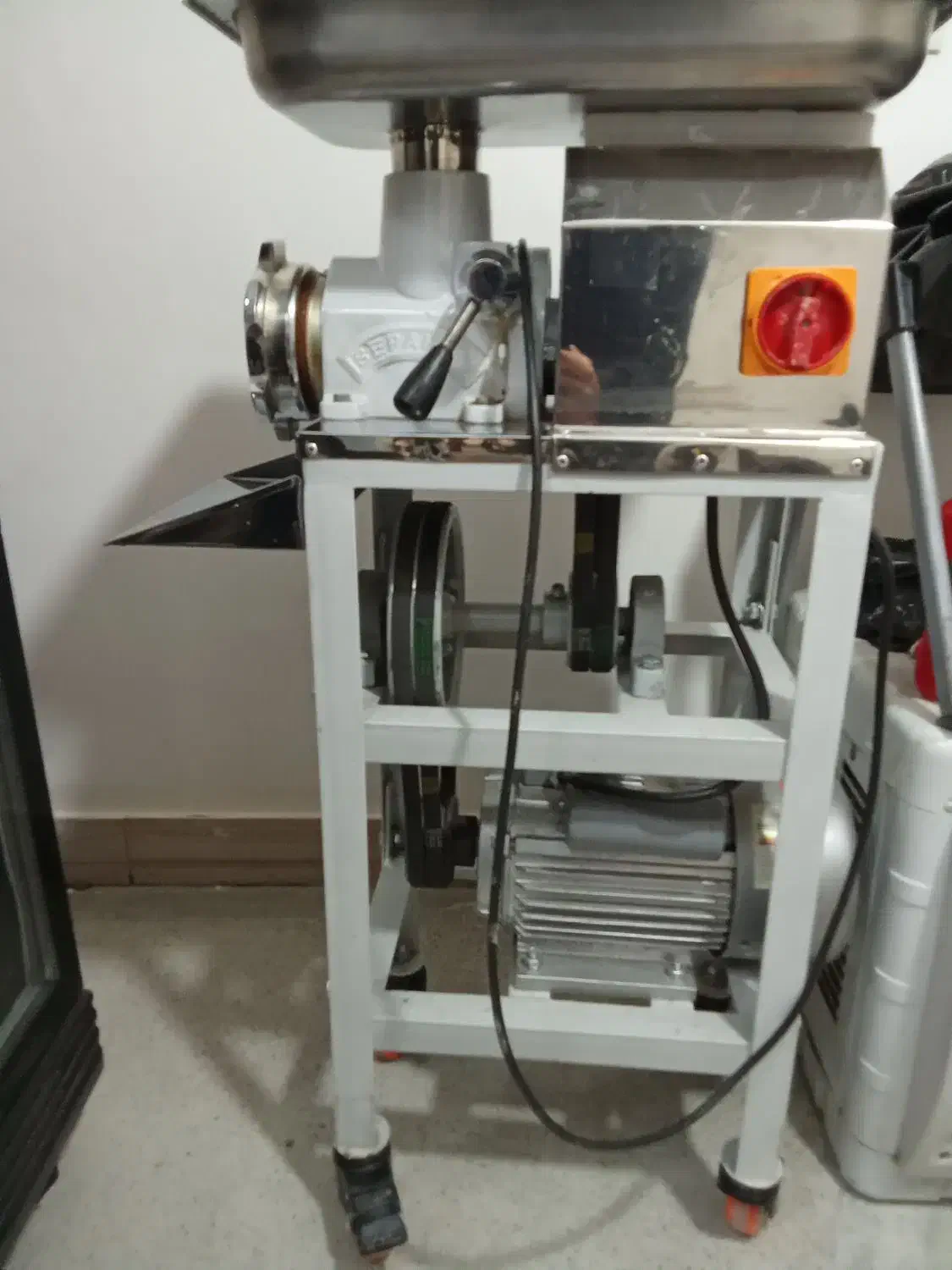 چرخ گوشت صنعتی|کافی‌شاپ و رستوران|مهاباد (آذربایجان غربی), |دیوار