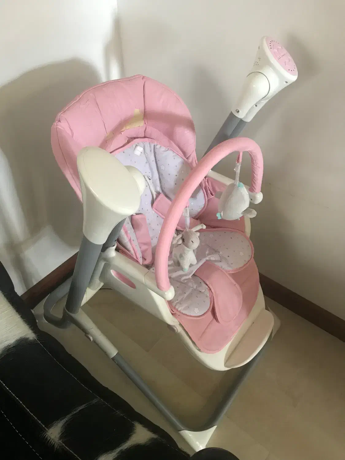 صندلی غذا و تاب برقی|تخت و صندلی بچه|ورامین, شهرک فجر|دیوار