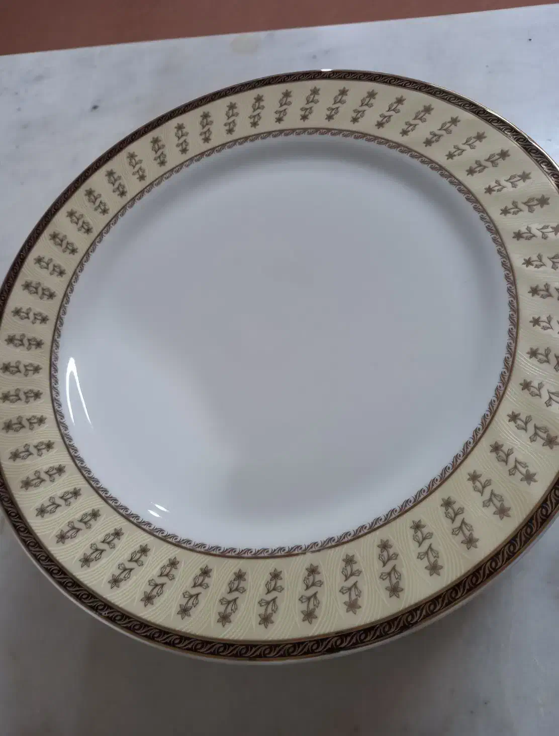 ۱۲ و۱۸ عدد پلو خوری و۱۲ عدد میوه خوری|ظروف سرو و پذیرایی|گلپایگان, |دیوار