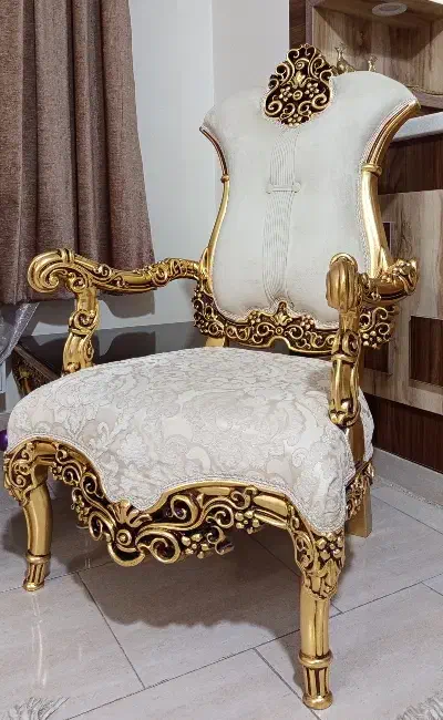 مبل سلطنتی به همراه میز نهارخوری|مبلمان خانگی و میز عسلی|پرند, فاز ۴|دیوار