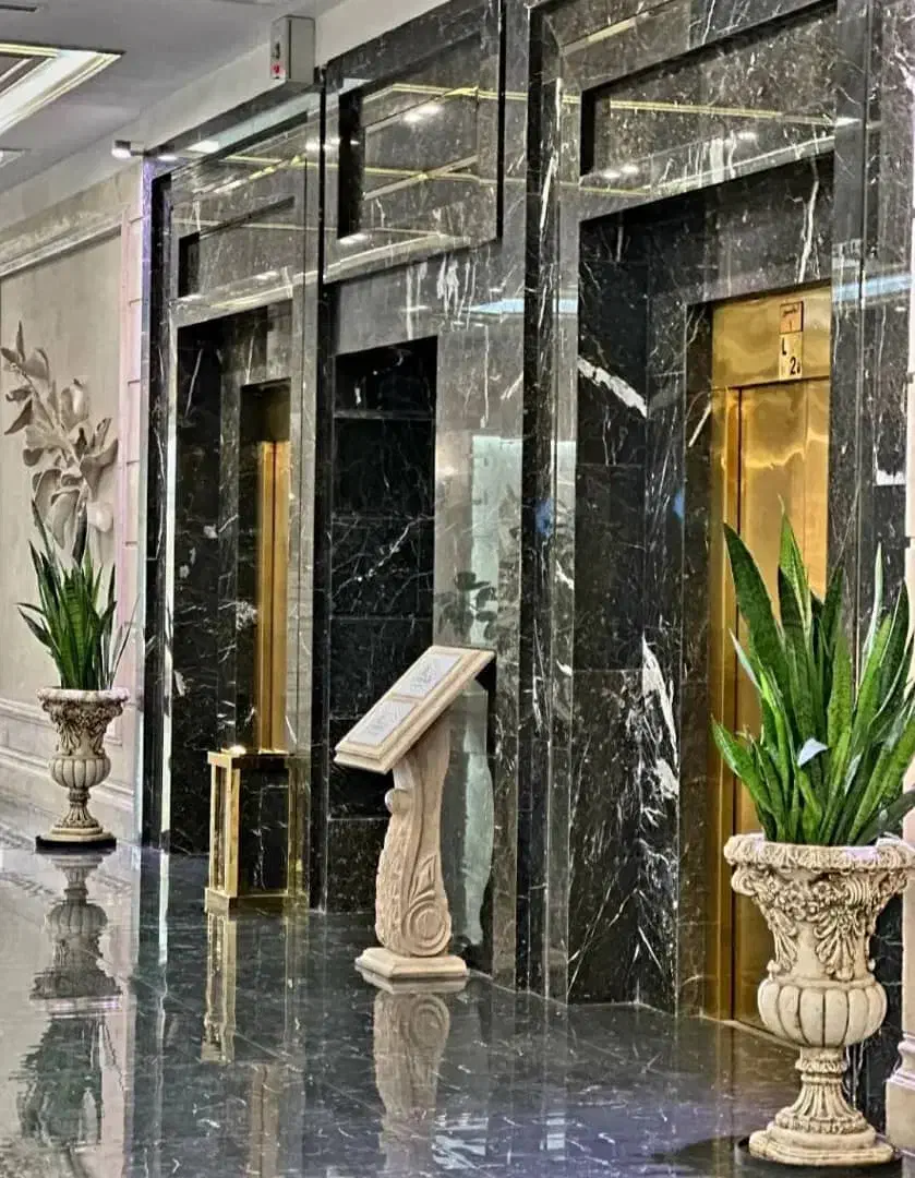 ویـو باز و بدون مشرف در         برج باغ رونیکـا