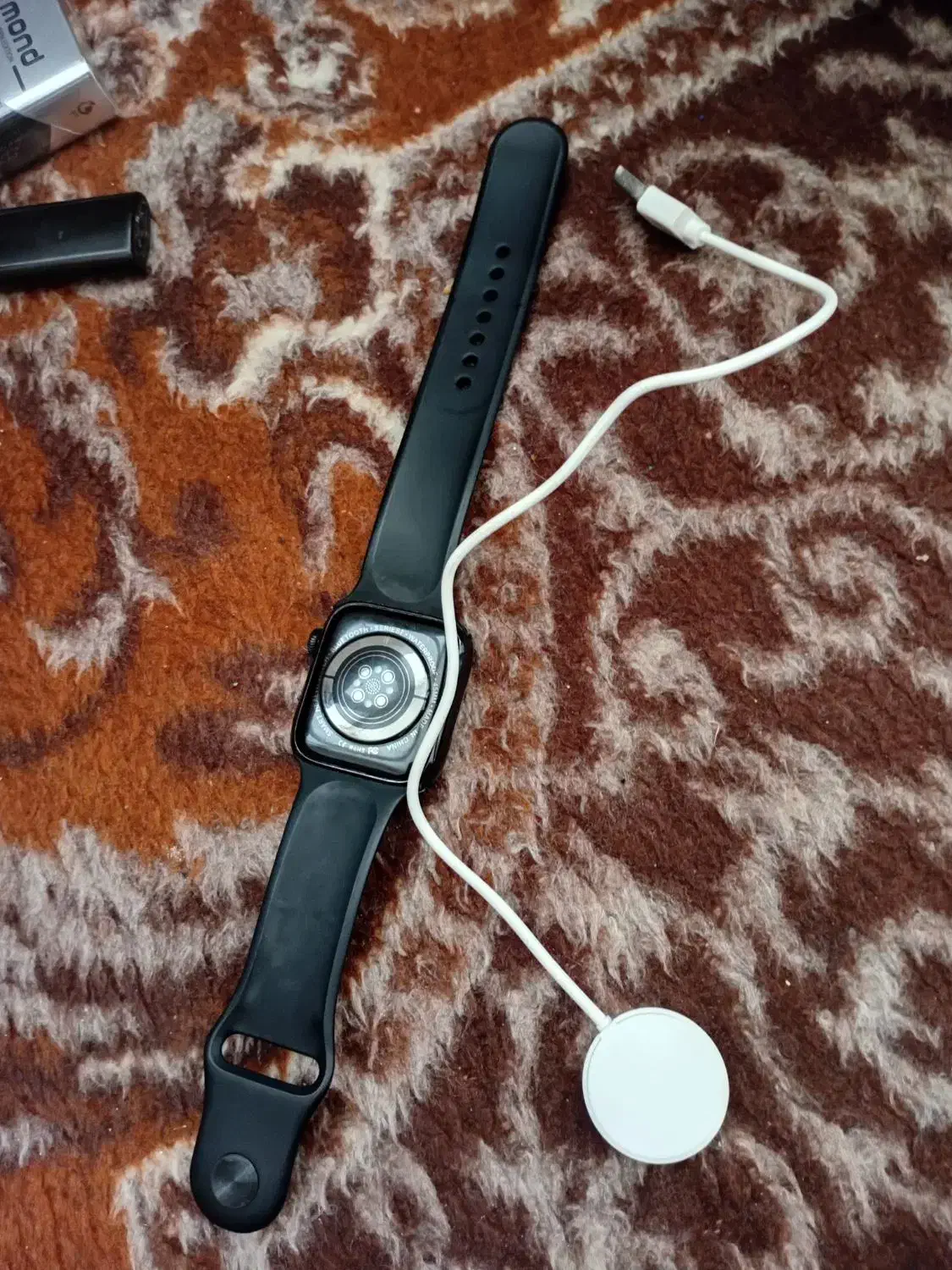 ساعت نو|ساعت|قم, آذر (نکویی)|دیوار