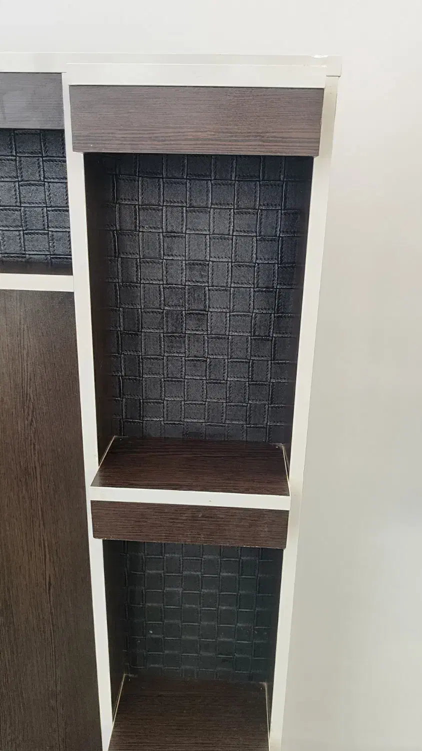 میز تلویزیون در حد نو تمیز|میز تلویزیون|اقلید, |دیوار