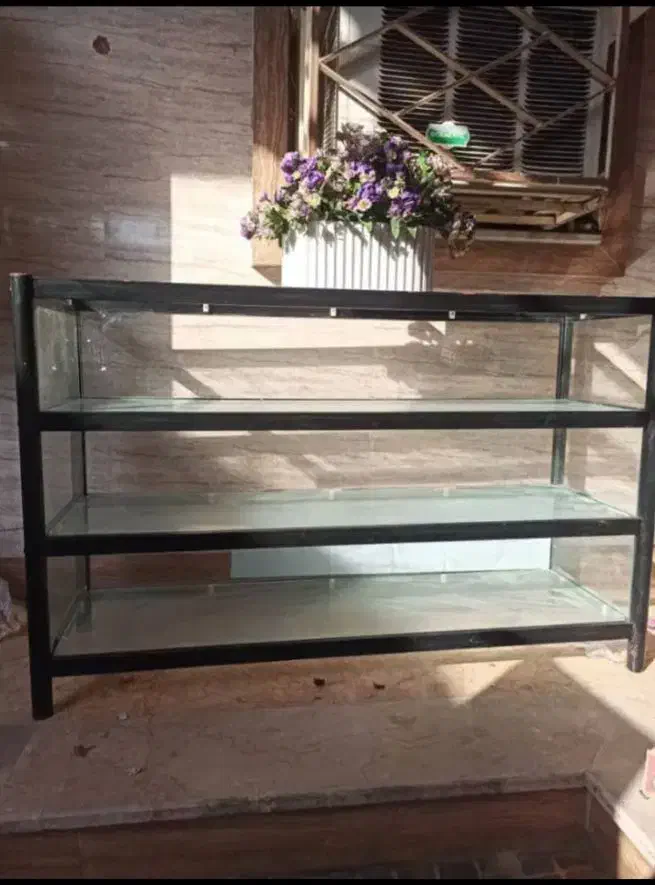 ویترین کاملاً سالم|بوفه، ویترین، کنسول|رامهرمز, |دیوار