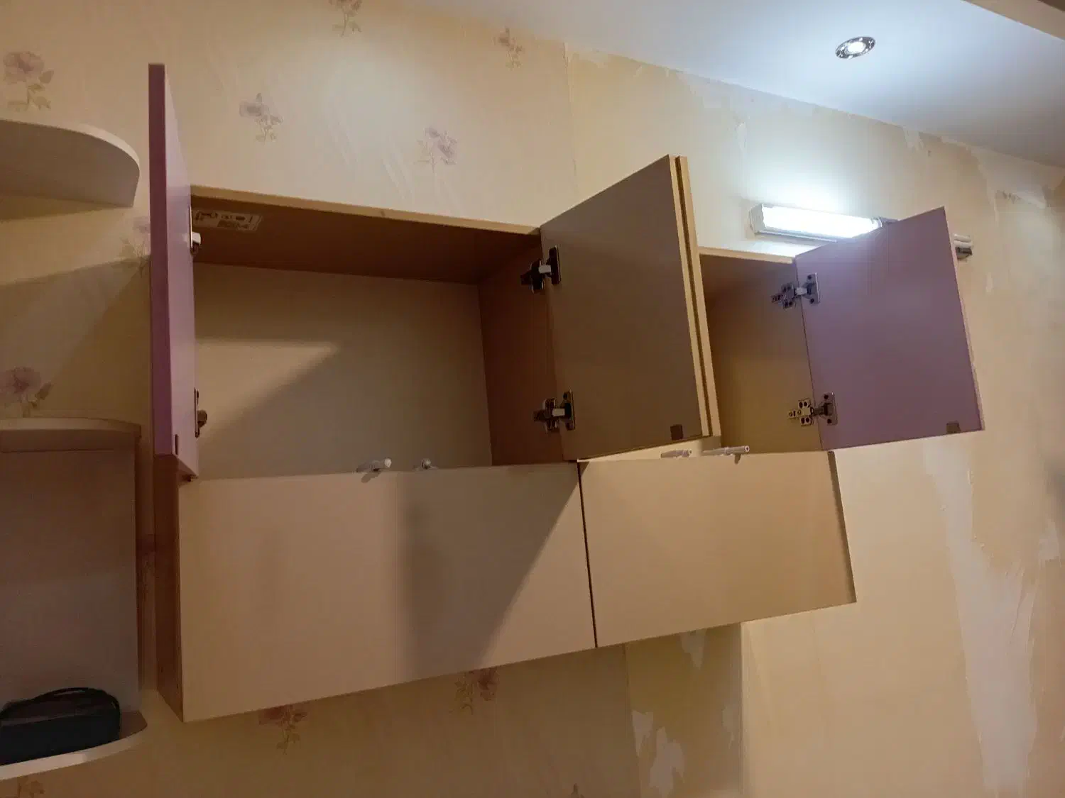 فروشی ، درحد نو قیمت ۷۰۰۰۰۰۰ تومان|کتابخانه، شلف، قفسههای دیواری|تربتحیدریه, بالا ولایت|دیوار