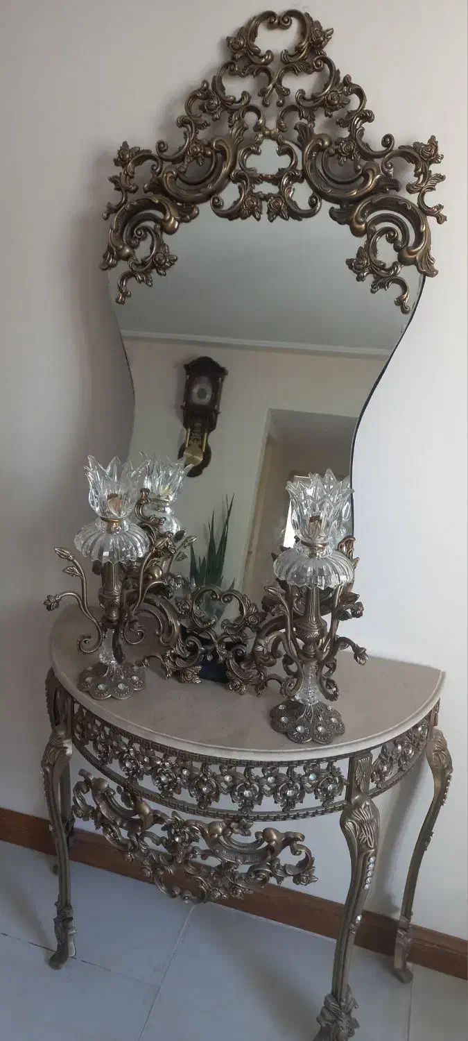 ایینه وکنسول|آینه|پردیس, فاز ۵|دیوار