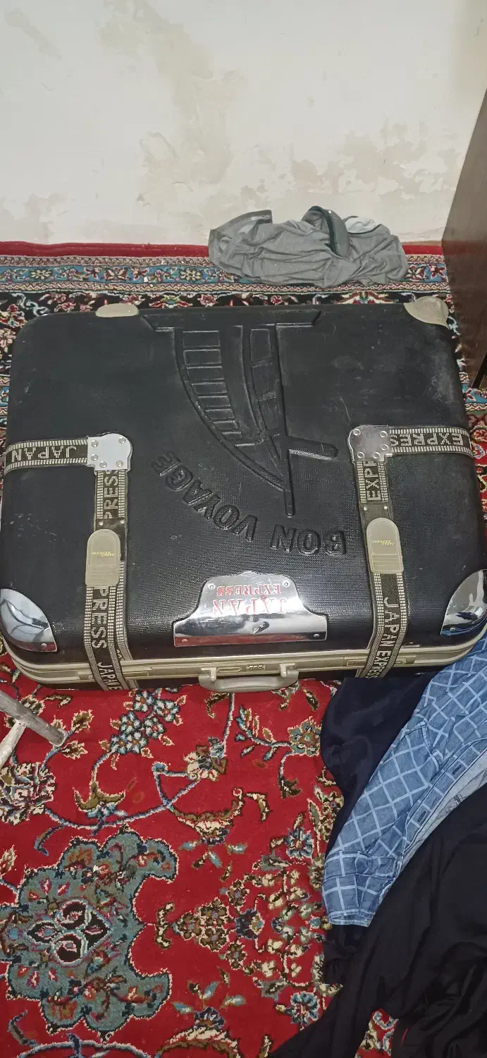 چمدان مسافرتی بزرگ|کیف، کفش، کمربند|بروجرد, |دیوار