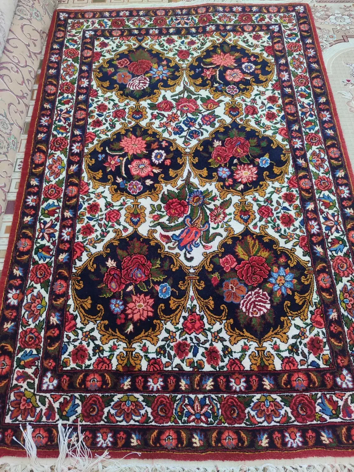 قالی دستباف بدون هیچ عیبی|فرش|سامان, |دیوار