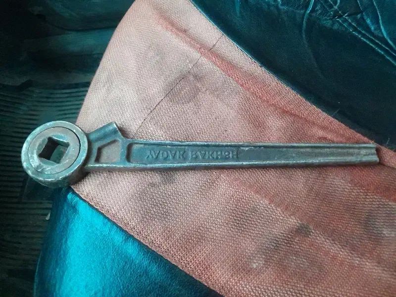 آچارجغجغه کامیون|ابزارآلات|قم, انسجام|دیوار