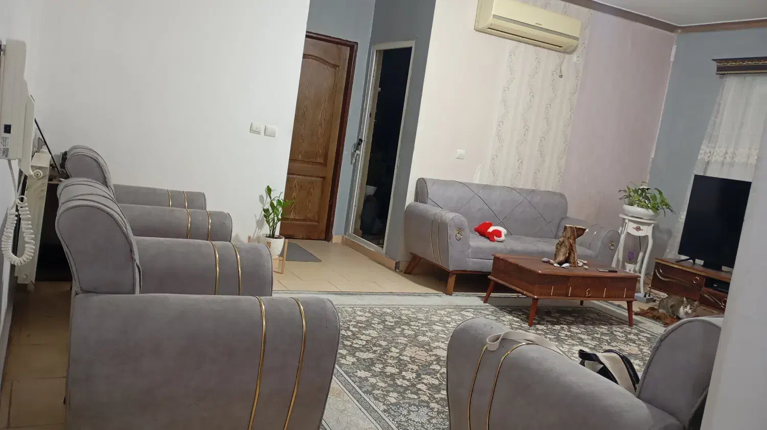 مبل ۷ نفره طرح مینیمال|مبلمان خانگی و میز عسلی|رشت, کوی مهر|دیوار