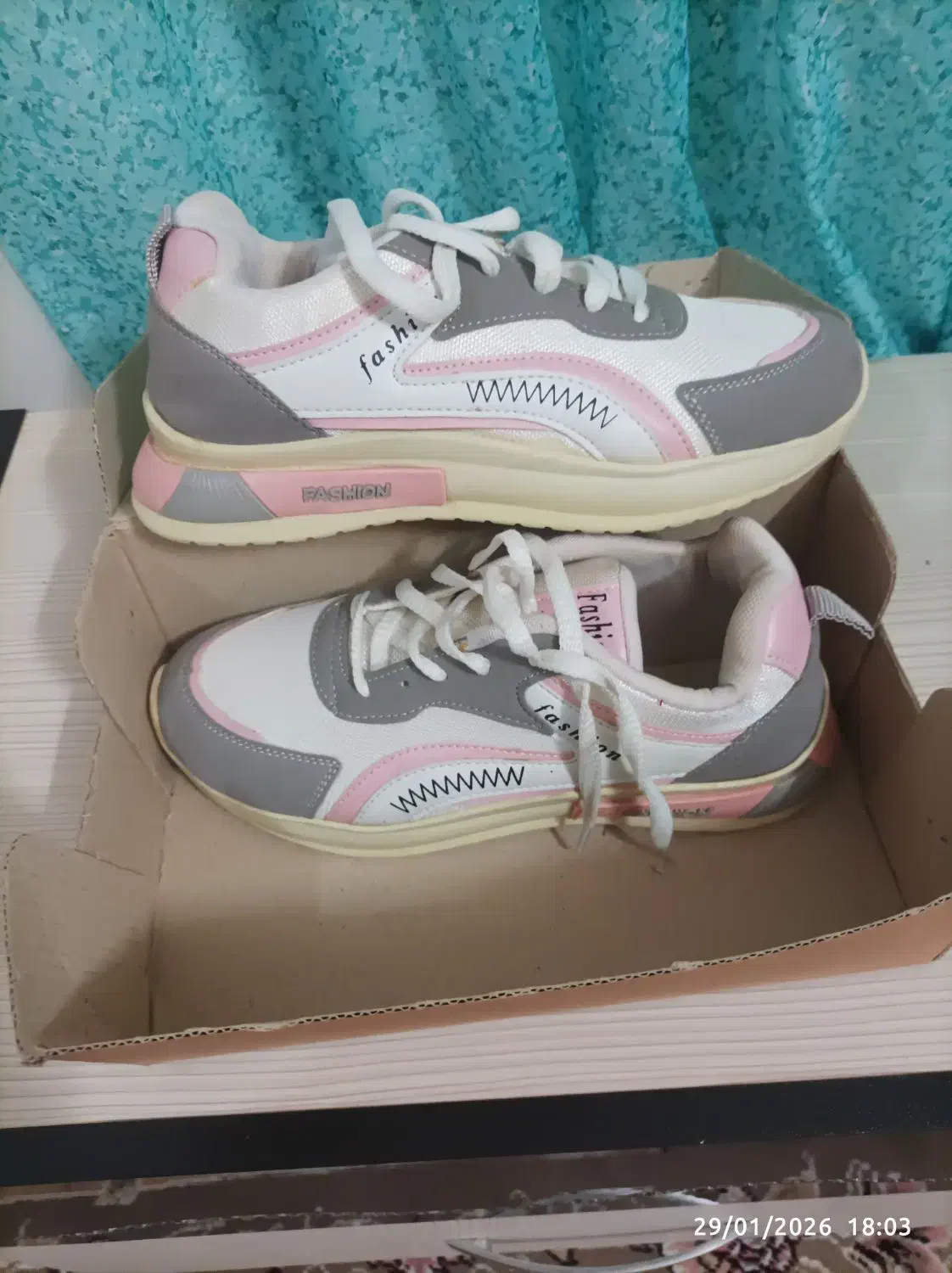 کفش اسپورت سایز ۳۸|کیف، کفش، کمربند|اسفراین, |دیوار