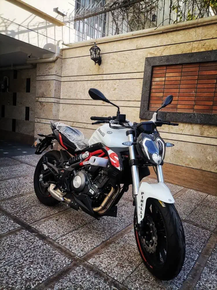 بنلی ۳۰۰سفید خشک|موتورسیکلت|تهران, خاک سفید|دیوار