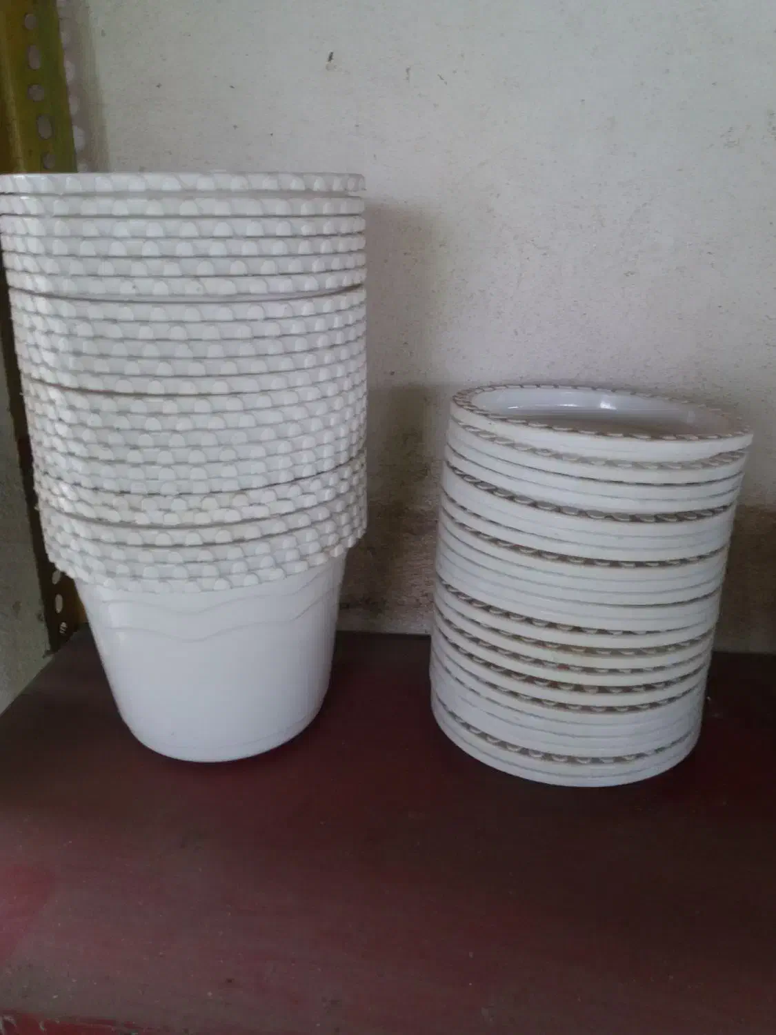 گل و گلدان|خدمات باغبانی و درختکاری|لاهیجان, شیشه گران|دیوار