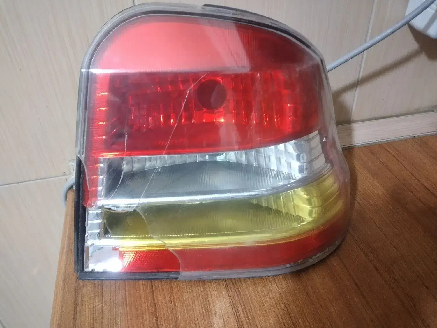 چراغ خطر پراید ۱۴۱ سمت شاگرد و کمپرسور کولر|قطعات یدکی و لوازم جانبی|پرند, فاز ۵|دیوار