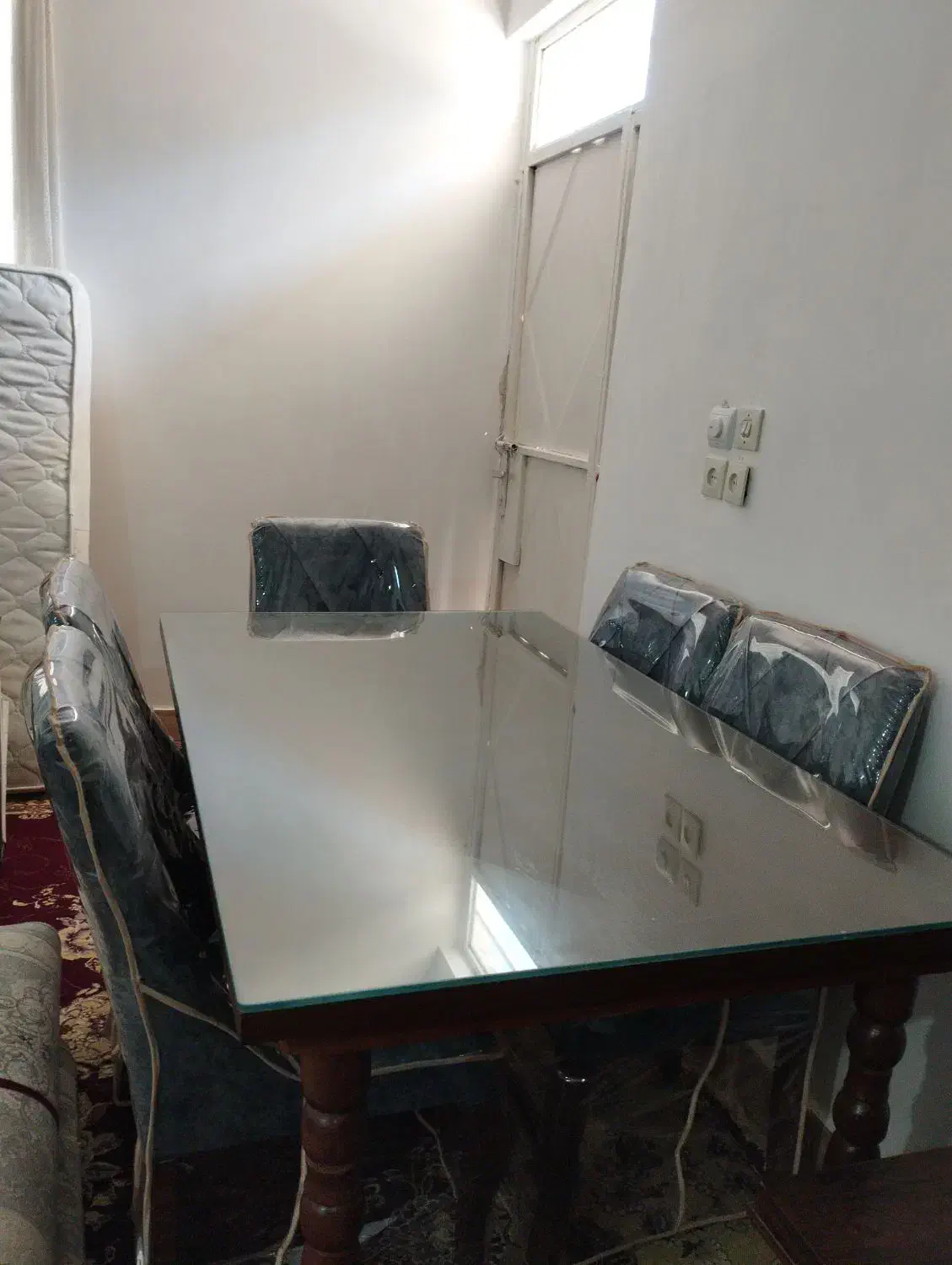 فروش میز ناهارخوری شش نفره در حد نو فقط13تومن|میز و صندلی غذاخوری|ایذه, |دیوار