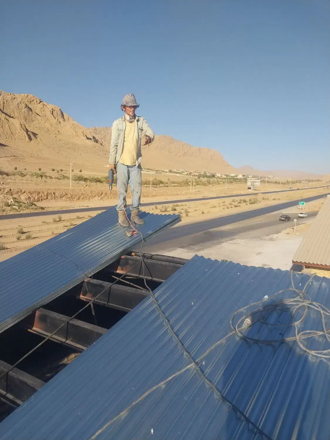 برش کاری و جوشکاری ساخت در و پنجره|خدمات پیشه و مهارت|شهرکرد, |دیوار