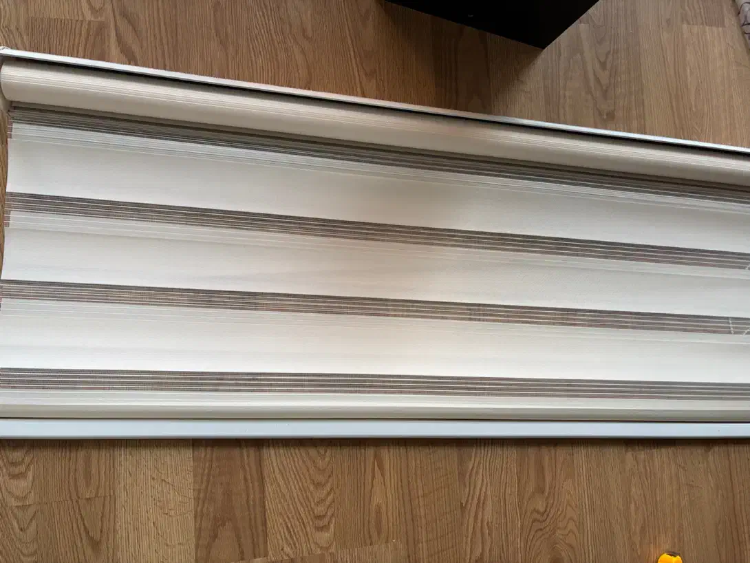 پرده زبرا|پرده، رانر، رومیزی|تهران, فلسطین (میدان انقلاب)|دیوار