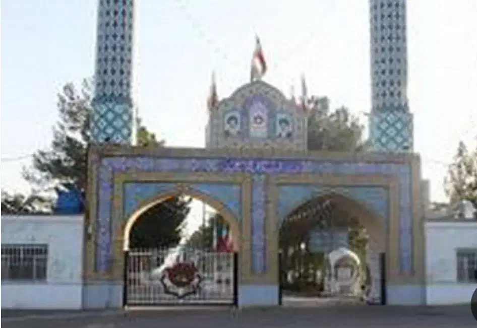 فروش زمین ۴ متری در قبرستان دارالسلام|فروش زمین و ملک کلنگی|کاشان, قبرستان دارالسلام|دیوار