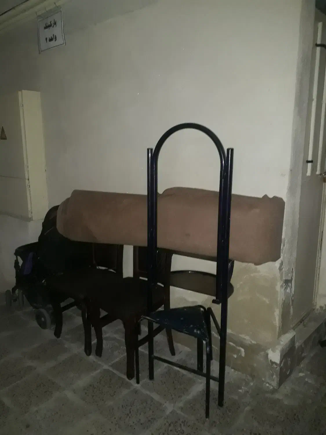 ۲عددصندلی ومیزآرایش کمجا باتخیف بفروش میرسد|موکت|رشت, کوی مهر|دیوار