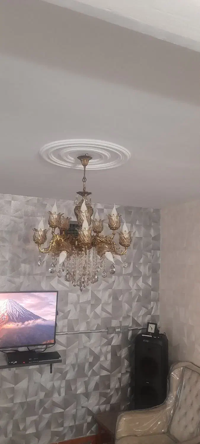 لوستر|لوستر و چراغ آویز|کرج, ساسانی (قلمستان)|دیوار