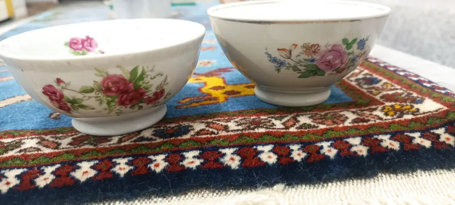 دو عدد کاسه چینی قدیمی دور طلایی|ظروف سرو و پذیرایی|مبارکه, |دیوار